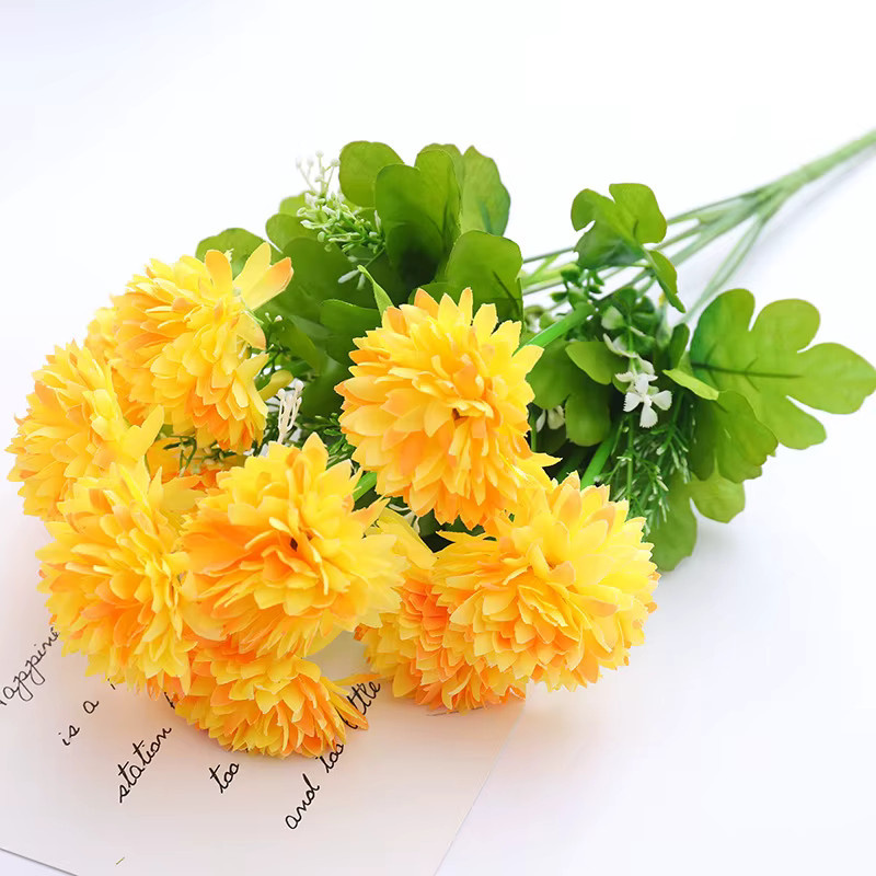 NANDI Künstliches Blumenbouquet aus Hortensien und Kamelien in Grün für deine Hochzeits- oder Tischdekoration im skandinavischen Stil - Bild 2