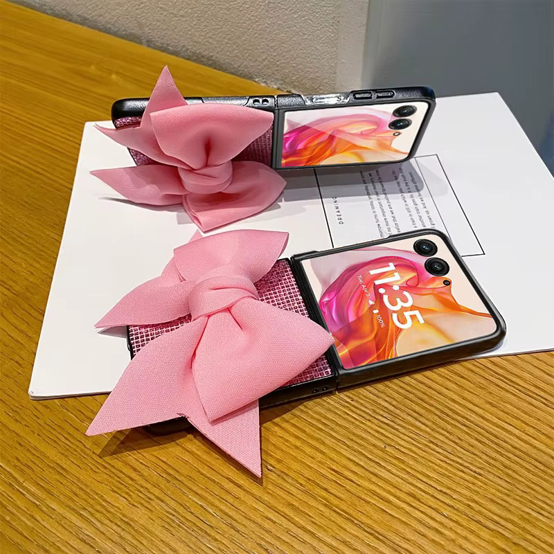 Stoßfeste 3D-Handyhülle mit rosa Strick-Schleife und Glitzer-Gitter-Design für Motorola Razr 40, 50, 60 und 70 Ultra - Bild 2