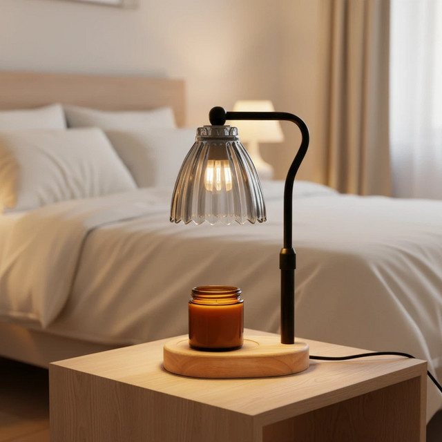 Moderne dimmbare Kerzenwärmer Lampe aus Metall und Glas in Gold/Messing mit transparentem Dom als dekoratives Nachtlicht für Schlafzimmer und Home Office - Bild 1