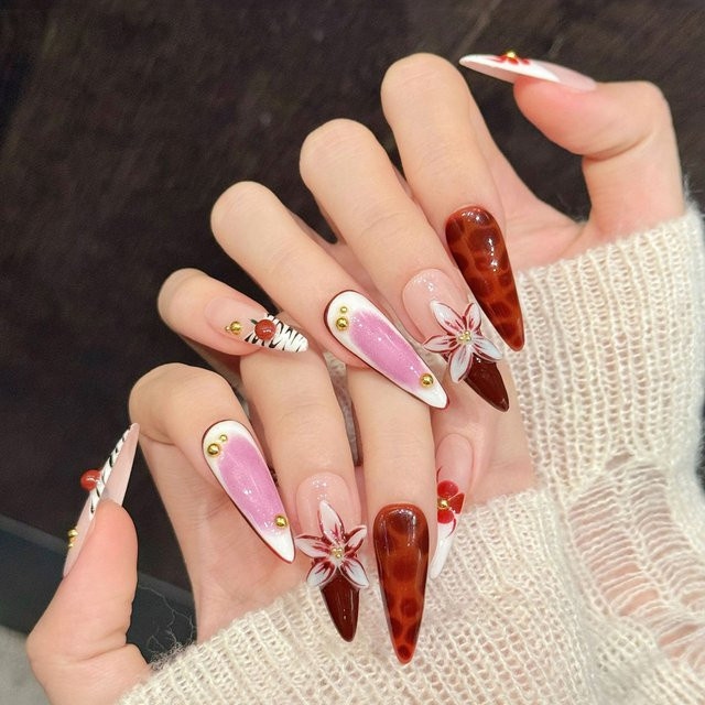 YADORNOS Künstliche Nagelspitzen, 3D Blütenblätter, Glänzend, 10 Stück - Bild 1