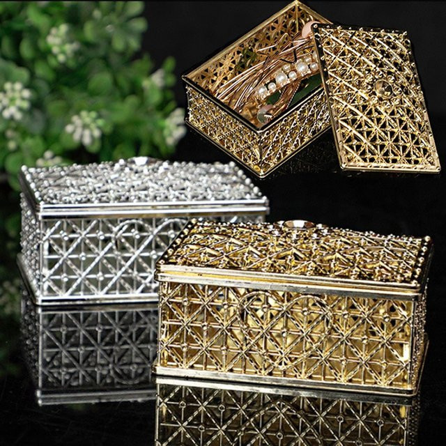 Retro Schmuckkästchen Mini Schatzkästchen in Gold für Halsketten, Ohrringe und Perlen als Tischdeko für Hochzeiten oder Partys - Bild 1