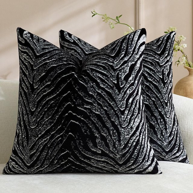 Dekorativer Kissenbezug mit Zebra- und Leopardenmuster von HASE FiFi in Schwarz, weiches Chenille-Jacquard-Material, B/H: 45 x 45 cm - Bild 1