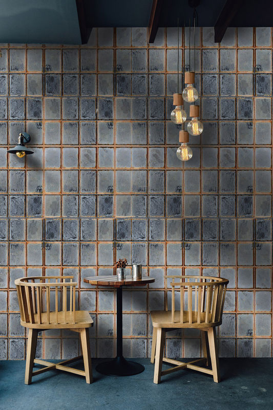 MINDTHEGAP Mural Wallpaper Foundry Wall WP20250, Abstraktes Design in Grau, Non-Woven, Breite: 300 cm, Höhe: 300 cm - Bild 2