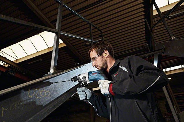 Bosch Professional GBM 13-2 RE Bohrmaschine mit 750 W und 13 mm Schnellspannbohrfutter in Blau/Schwarz - Bild 2