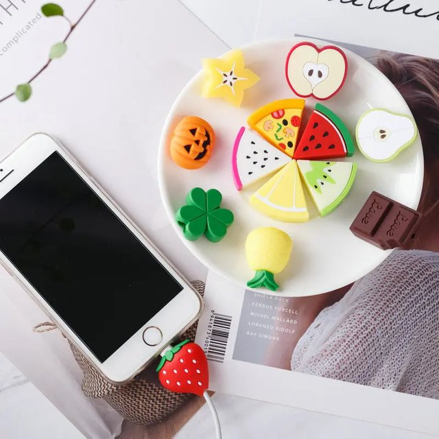 Caynes Obst-USB-C-Kabelschutz in Multicolour für iPhone und Samsung - Bild 1
