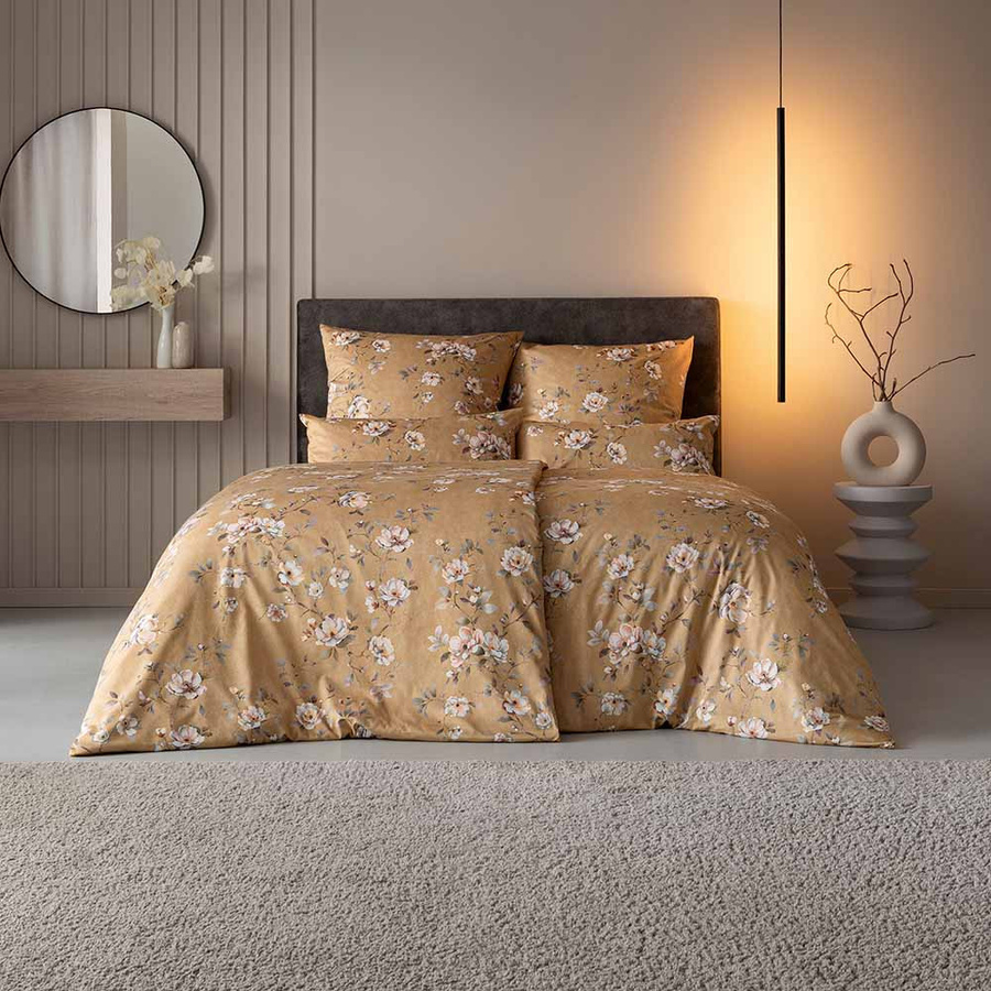 Estella Mako-Satin Bettwäsche Lara mit floralem Rosenblütenzweig-Design in Messing, Gold und Beige, B/H: 200 x 200 cm mit 80 x 80 cm Kissenbezügen - Bild 1