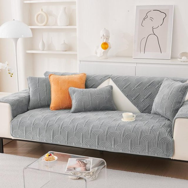 Halbkreisförmiges Sofakissen aus geprägtem Kristall-Samt in Grau, B/H: 70 x 70 cm - Bild 1