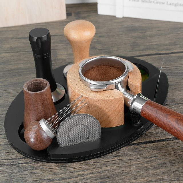 Dalinwell Espresso Tamper Station aus Holz in Braun oder Schwarz als kompakte Kaffee Werkzeuge Halterung und Siebträger Standfuß - Bild 1