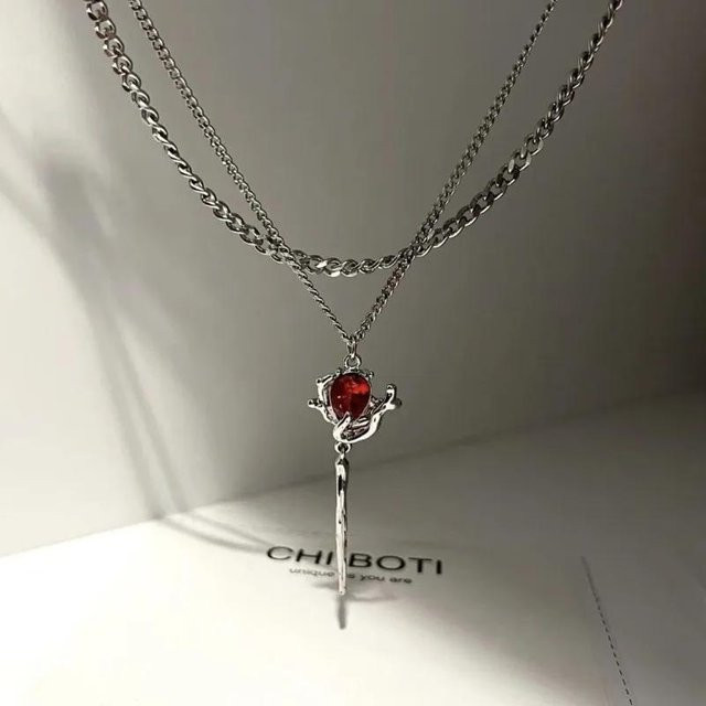 Halskette mit Roter Rose Anhänger, Zinklegierung, Rosa, Unisex - Bild 1