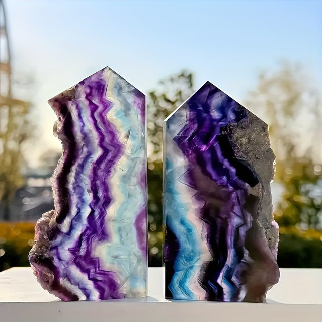 CrystalHola Regenbogen-Fluorit-Kristallturm in den Farben Lila, Grün, Gelb und Orange im Boho-Stil - Bild 1
