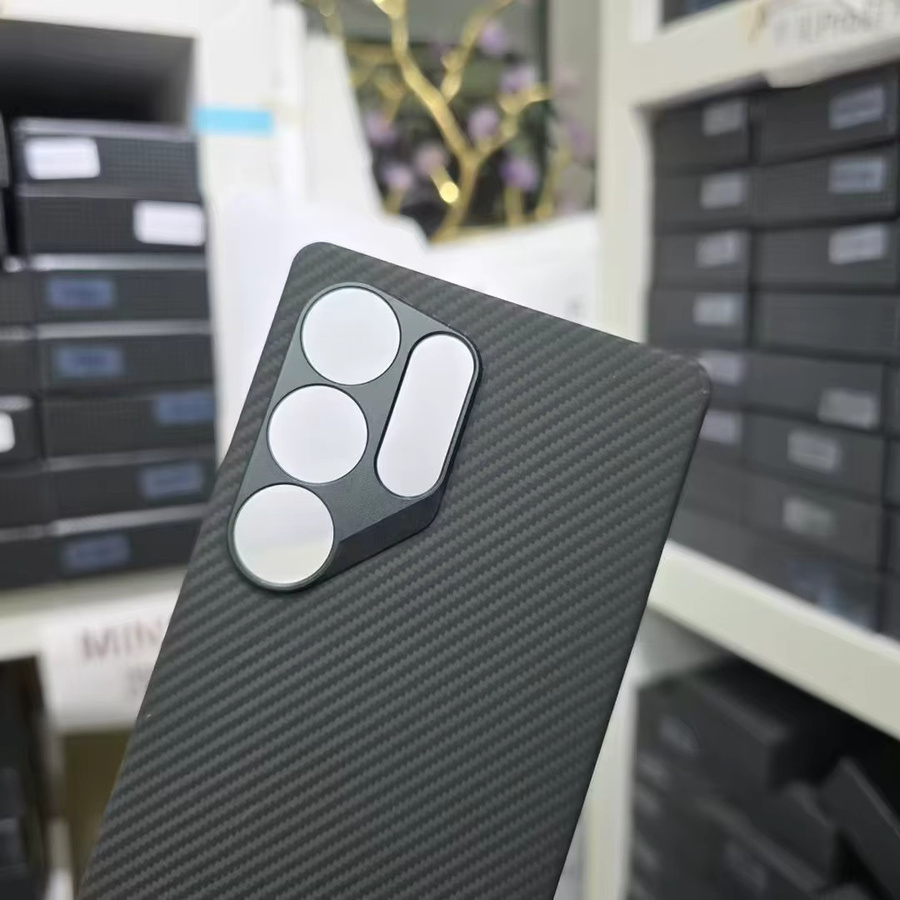 Magnetische Aramid Faser Schutzhülle für Samsung Galaxy S25 Ultra in Schwarz mit MagSafe Kompatibilität aus echtem 600D Carbon - Bild 4