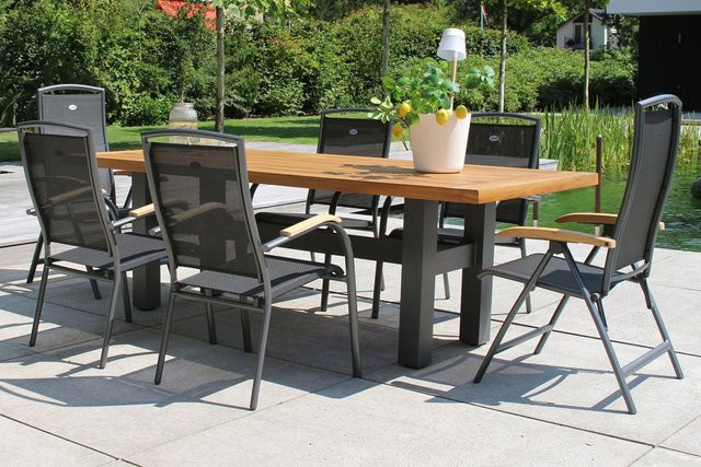 Hartman Garten-Essgruppe Yasmani/Raffaelo in Anthrazit aus Aluminium und Teakholz mit Tisch (Breite: 240 cm, Tiefe: 100 cm, Höhe: 77 cm), 4 Stapelstühlen und 2 Klappstühlen - Bild 1