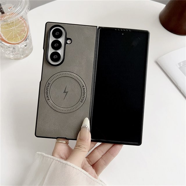 Luxuriöse magnetische Lederhülle für Samsung Galaxy Z Fold 7 in Blau mit MagSafe-Kompatibilität und stoßfestem Schutz - Bild 1