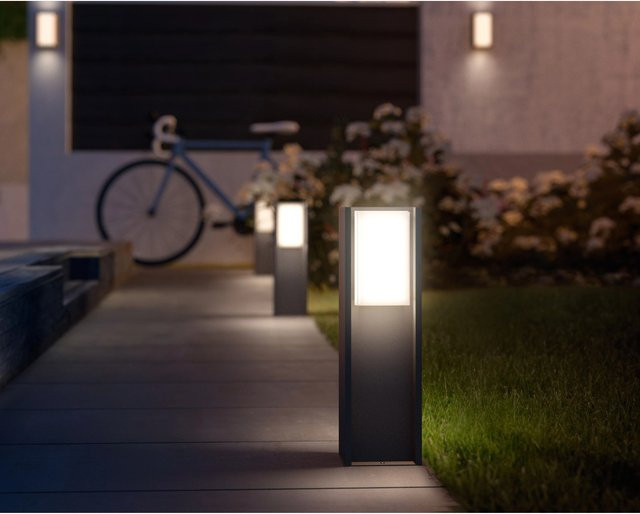 Philips Hue Turaco LED Außenstandleuchte Anthrazit mit E27 Sockel und Warmweiß Licht - Bild 2