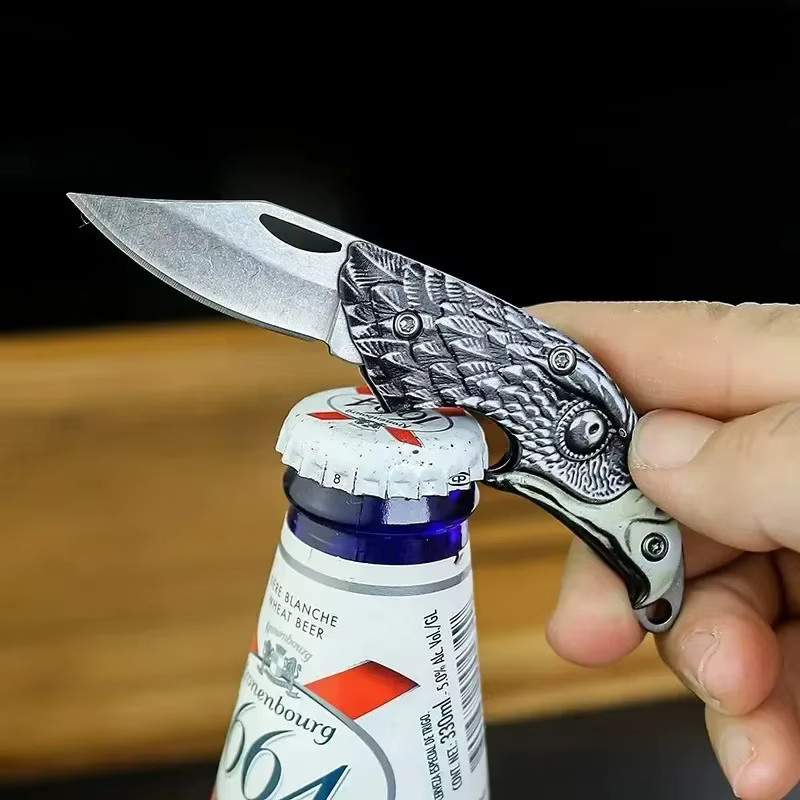 Kreatives Mini-Klappmesser mit Adlerkopf aus Edelstahl in Silber als EDC-Schlüsselanhänger für Outdoor-Einsätze - Bild 3