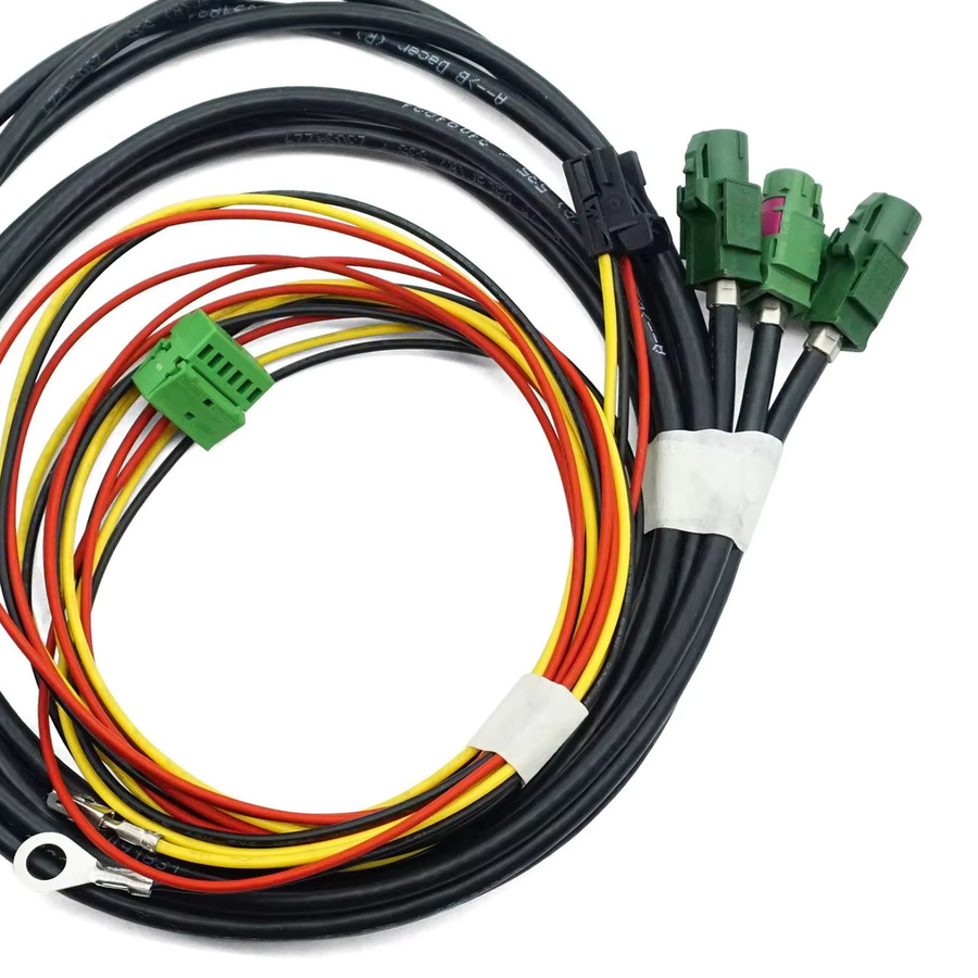 USB-HUB-Konverter-Adapterkabel für Skoda Kodiaq, Superb, Passat, Polo, T-Cross, Touran, Golf und Caddy mit USB-C und kabellosem Laden in Schwarz - Bild 3