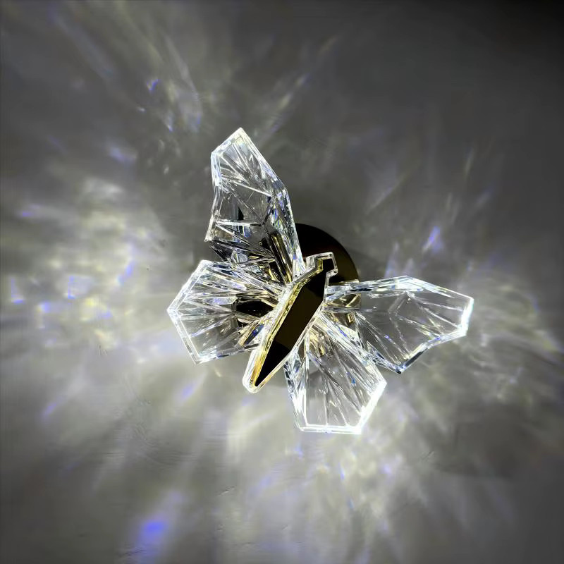 LED Butterfly Wandleuchte mit 360 Grad Rotation in Gold/Messing, moderne Nordic Nachtleuchte aus Glas und Kristall für Schlafzimmer, Wohnzimmer und Flur - Bild 3