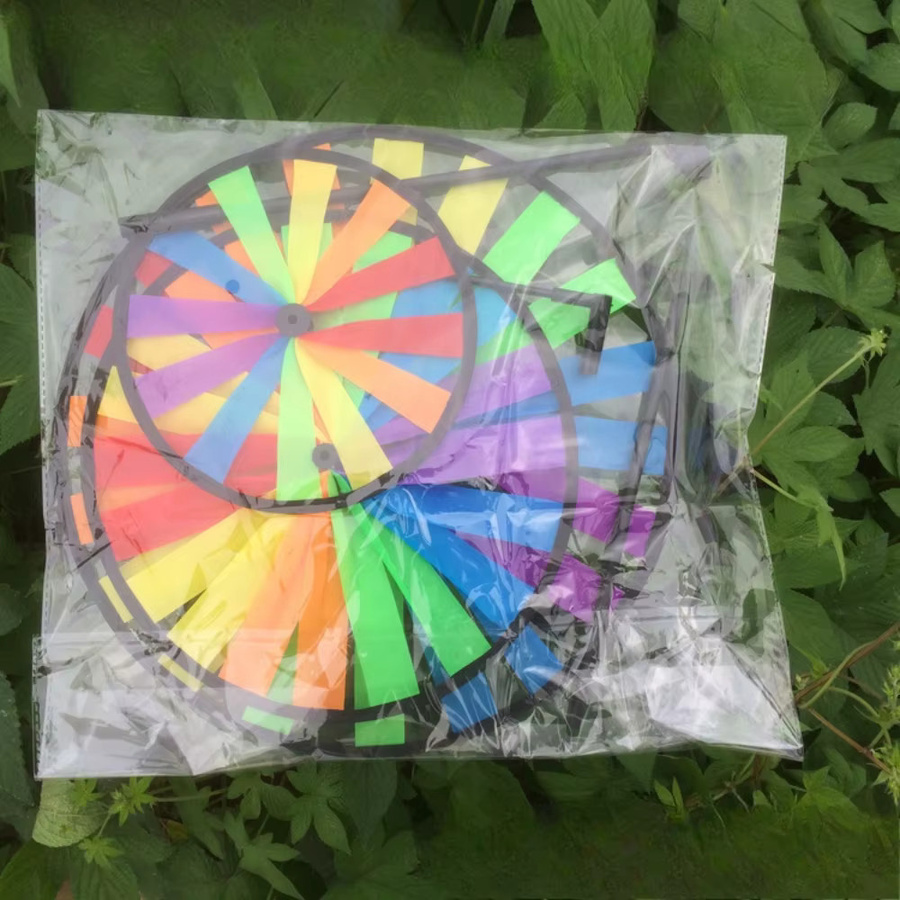 2er-Set Windspinner aus Metall mit Schmetterling und Biene in Regenbogenfarben, glitzerndes Windrad für den Garten, Höhe: 34 cm - Bild 2