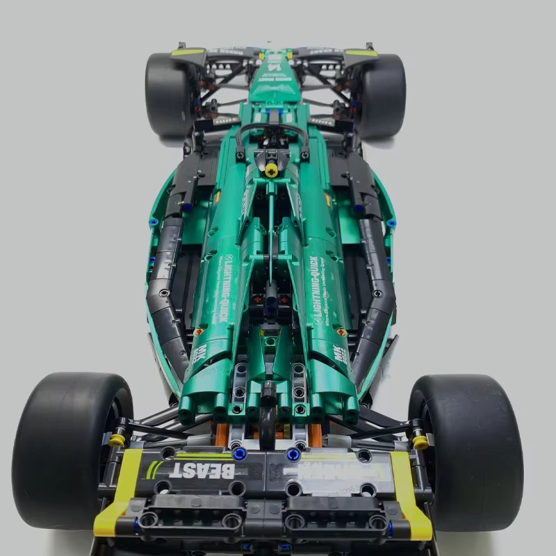 MIVM Martin Aramco AMR25 Sportwagen, Bausatz, 1:8, 1912 Teile - Bild 6