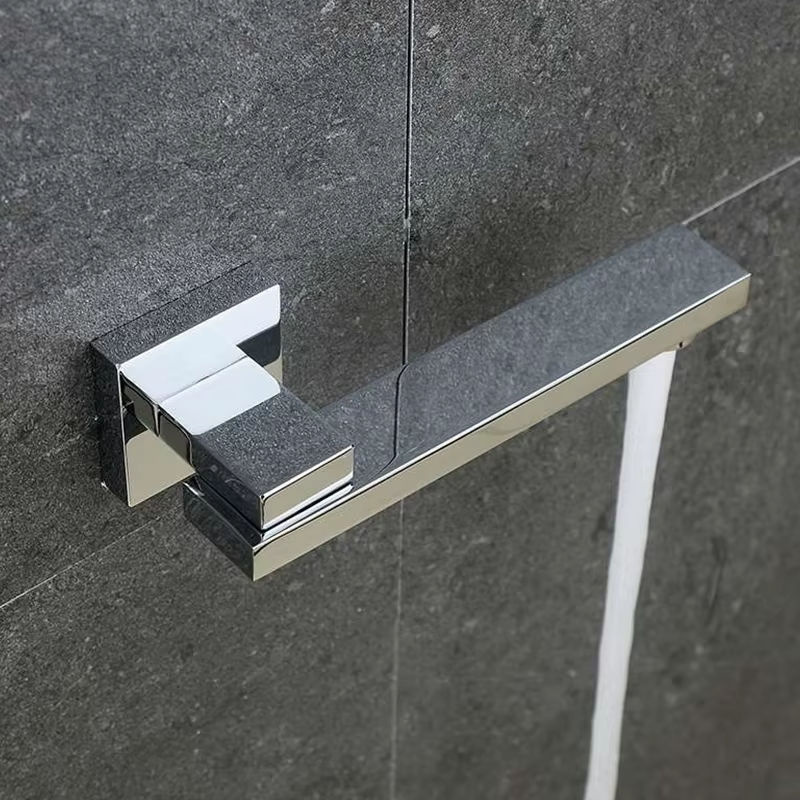 Bourdillat Badewannenarmatur mit Klappdüse zur Wandmontage aus Edelstahl in Schwarz, Chrom und Gold - Bild 3
