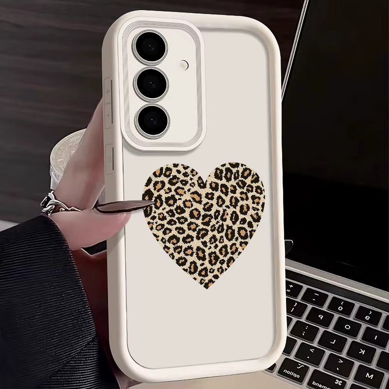 Handyhülle mit Leopardenmuster und Herzen für Samsung Galaxy S25 S24 S23 S22 Ultra FE A56 A55 A37 A36 A26 A17 A16 sowie S26 und S25 Edge in Multicolour und Braun - Bild 2