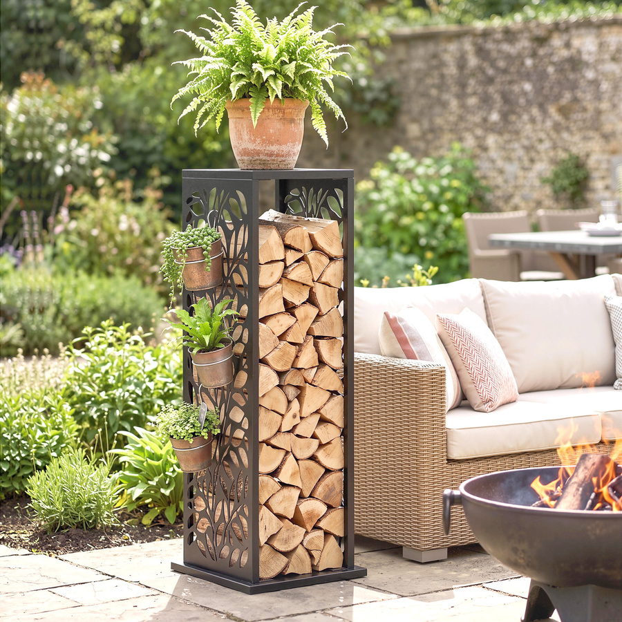 Outsunny Kaminholzregal aus Stahl in Schwarz, erhöhtes Brennholzregal mit 4 Haken und dekorativen Aussparungen für Garten und Terrasse, B/T/H: 38 x 38 x 112 cm - Bild 2