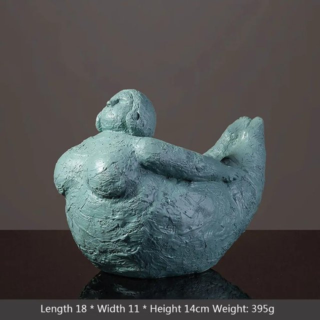 Moderne Yoga-Skulptur aus Kunstharz von Yiran Furniture als dekorative Figur für deine Inneneinrichtung in den Farben Rot, Grau, Gelb oder Weiß - Bild 1