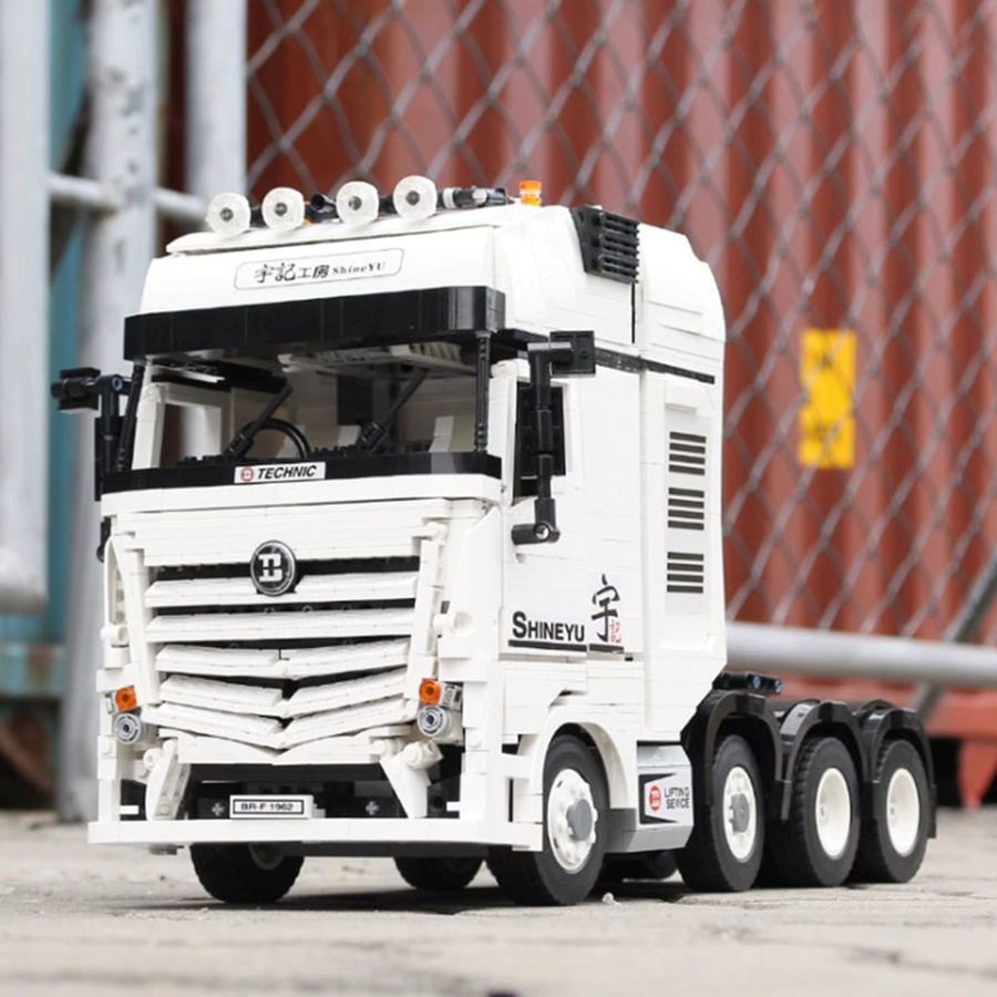 inhaw Traktor-Kopfteil mit LKW-Container-Bausteinen, 1:10, rosa, weiß - Bild 3