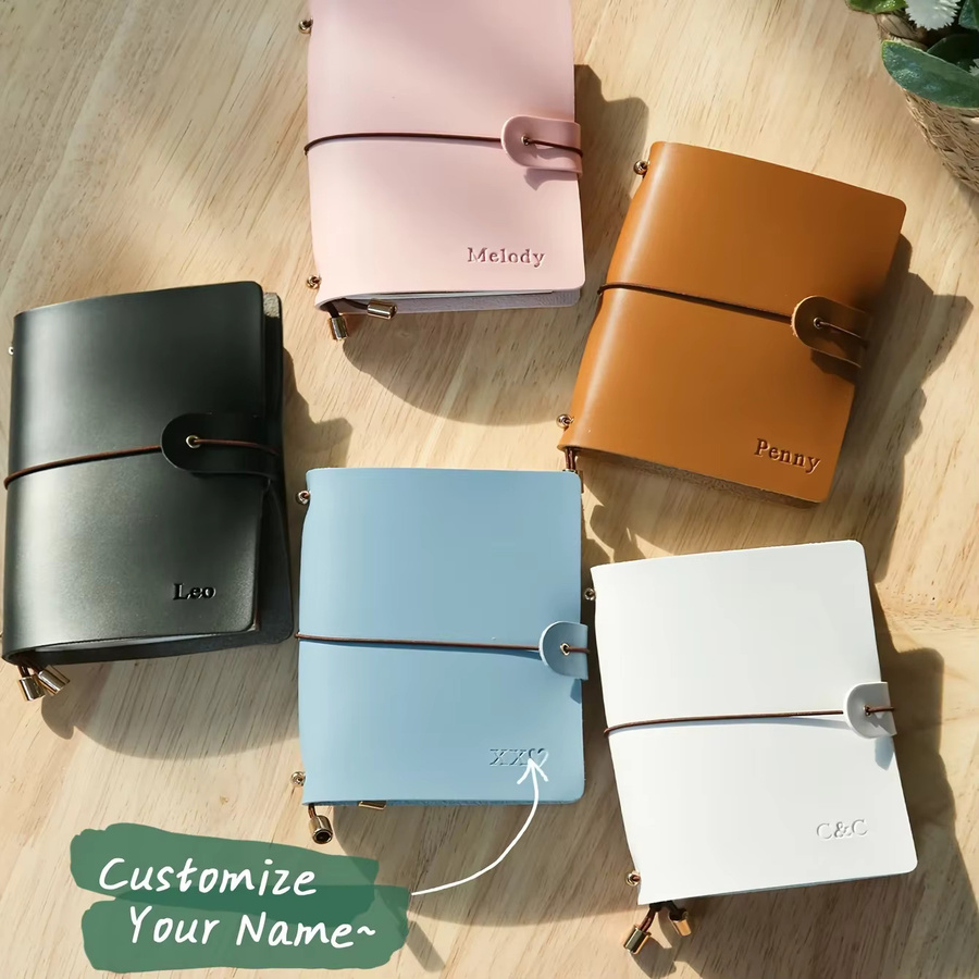 Personalisierter Reisepasshalter aus PU-Leder von Takeoak in Pink mit Kartenfächern und individuell geprägtem Text - Bild 2