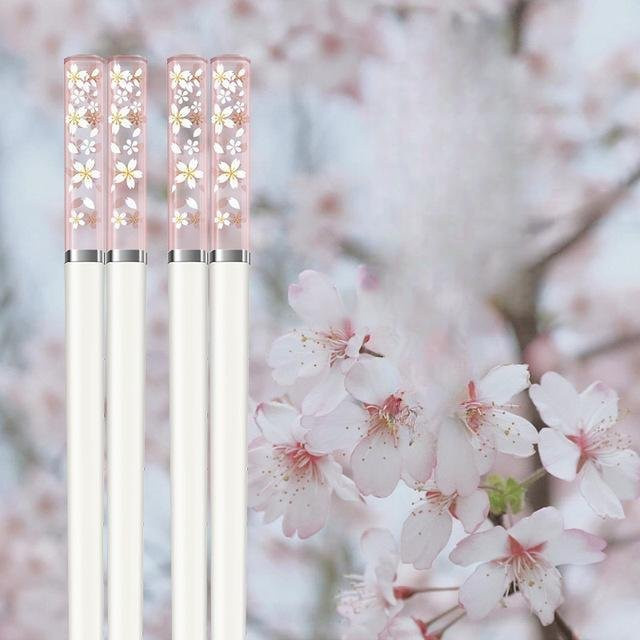 Amber Sakura Japanische Essstäbchen mit Kirschblüten-Design in Weiß, wiederverwendbare rutschfeste Essstäbchen aus Kunststoff für Erwachsene - Bild 1