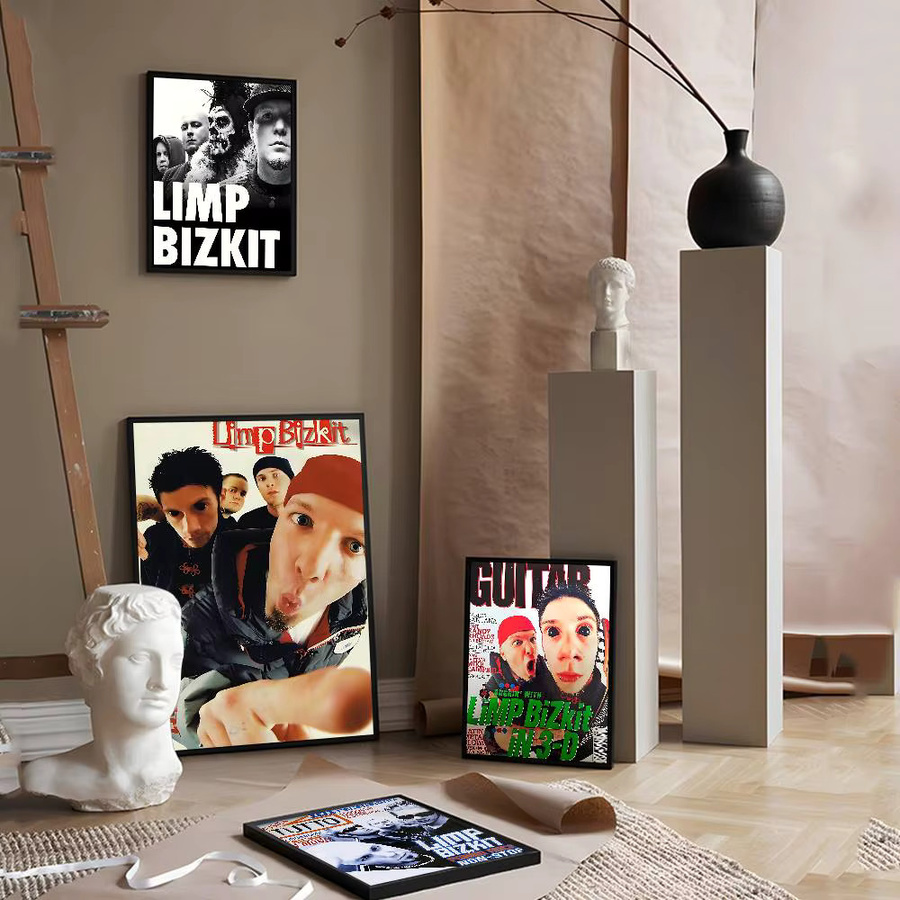 Limp Bizkit Vintage Poster von Potdemiel in Weiß auf Kraftpapier als Wandkunst für dein Zimmer - Bild 2