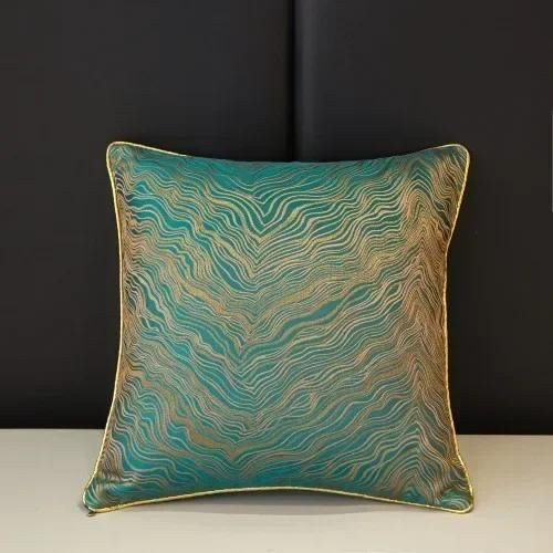 JMG Clothing Luxuriöse Kissenbezüge mit Goldstreifen-Dekoration in Grün, B/T: 45 x 45 cm - Bild 1