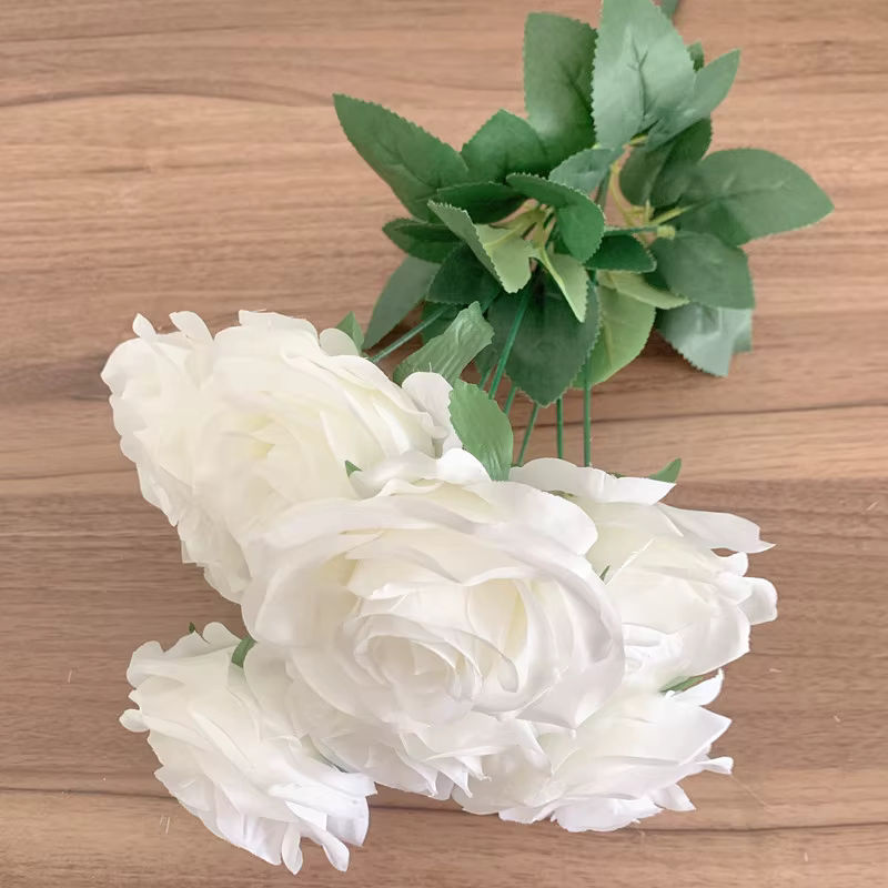 Künstlicher Rosenstrauß von shine&sasha in Milchweiß und Elfenbein mit 9 Köpfen zur Dekoration für Hochzeit und Wohnzimmer - Bild 2