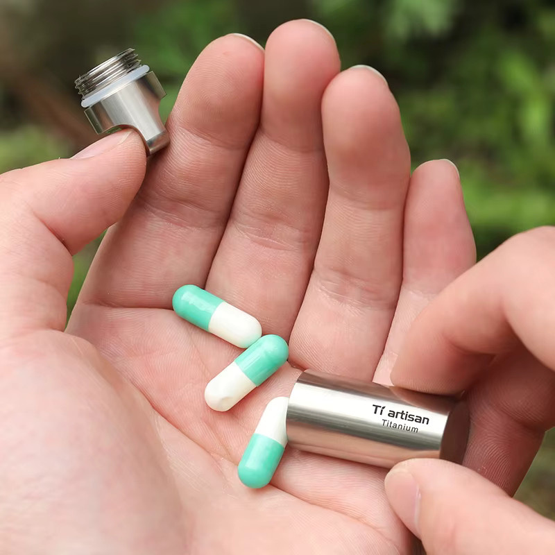 Tiartisan Mini-Pillendose Titan, Schlüsselanhänger, Unisex - Bild 2