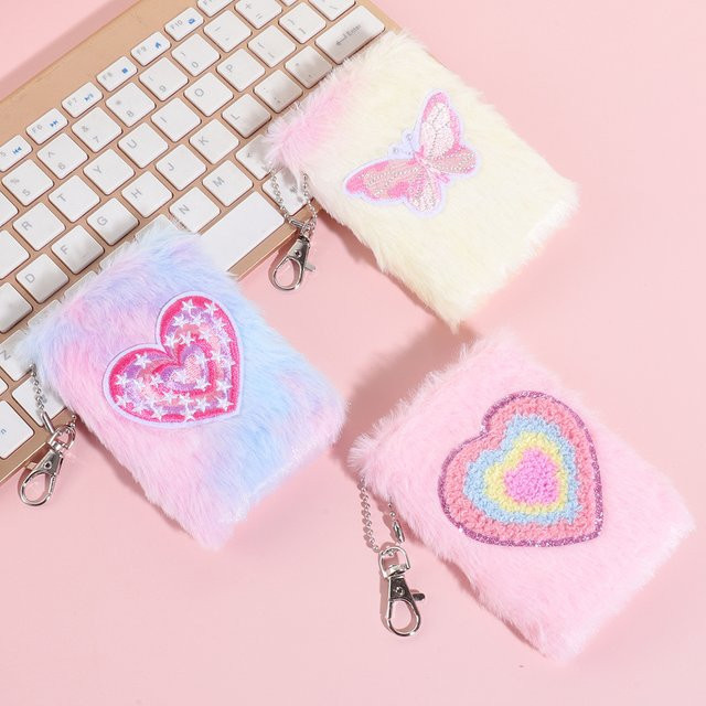 Flauschiges Mini-Notizbuch mit Schmetterlings-Herz-Stickerei und Plüsch-Einband als kleines Taschennotizbuch - Bild 1