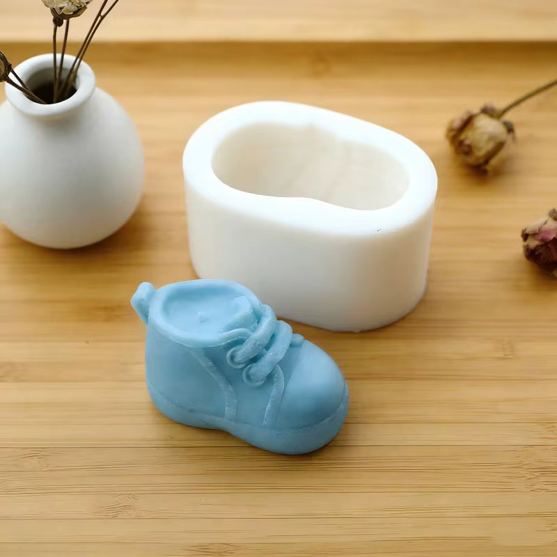 LONTL Mini Schuh Silikonform für Kerzen, Gips, Harz und Schokolade zur DIY Gestaltung - Bild 3