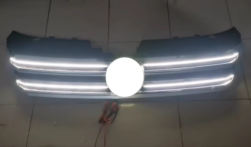 MaiAutoR Frontstoßstangengrill mit weißem LED-Licht und Netz für Volkswagen VW Passat B7 12–16 in Silber/Weiß - Bild 2