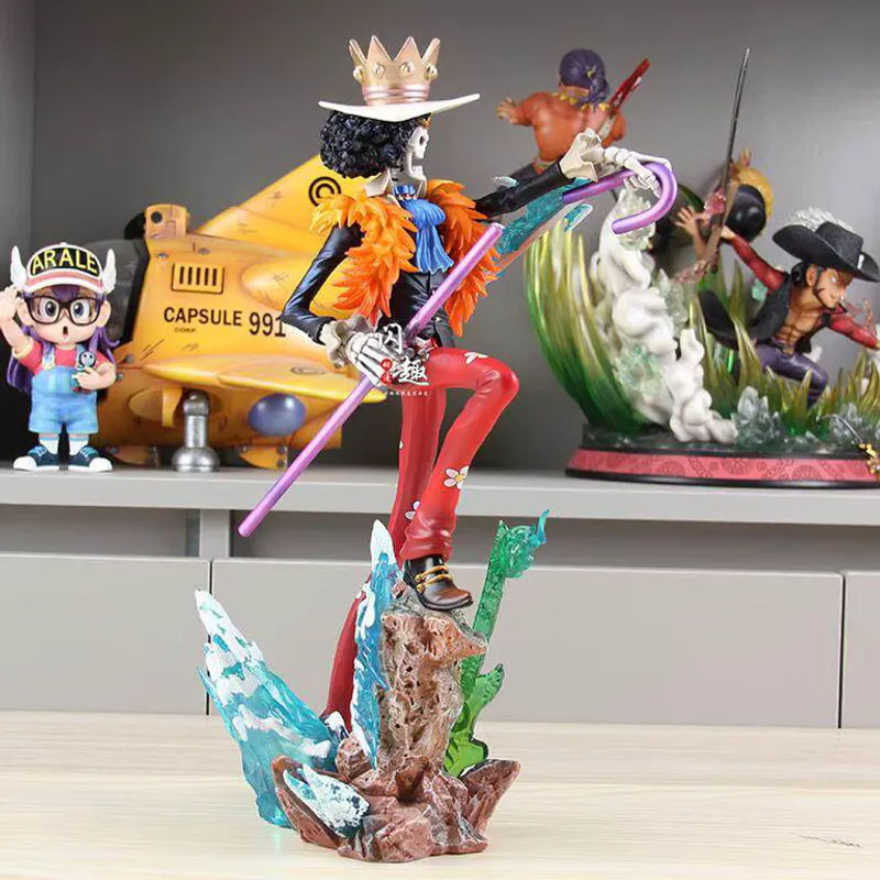 Bandai One Piece King Brook Actionfigur aus Kunststoff, mehrfarbiges Sammlermodell der Strohhut-Crew zur Desktop-Dekoration - Bild 3