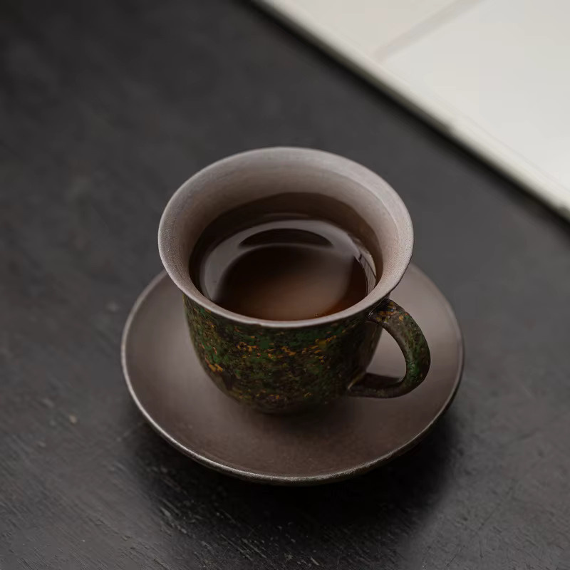 Kreative Keramiktasse mit Untertasse in Mehrfarbig, Retro-Design aus grober Keramik für Kaffee und Tee - Bild 2