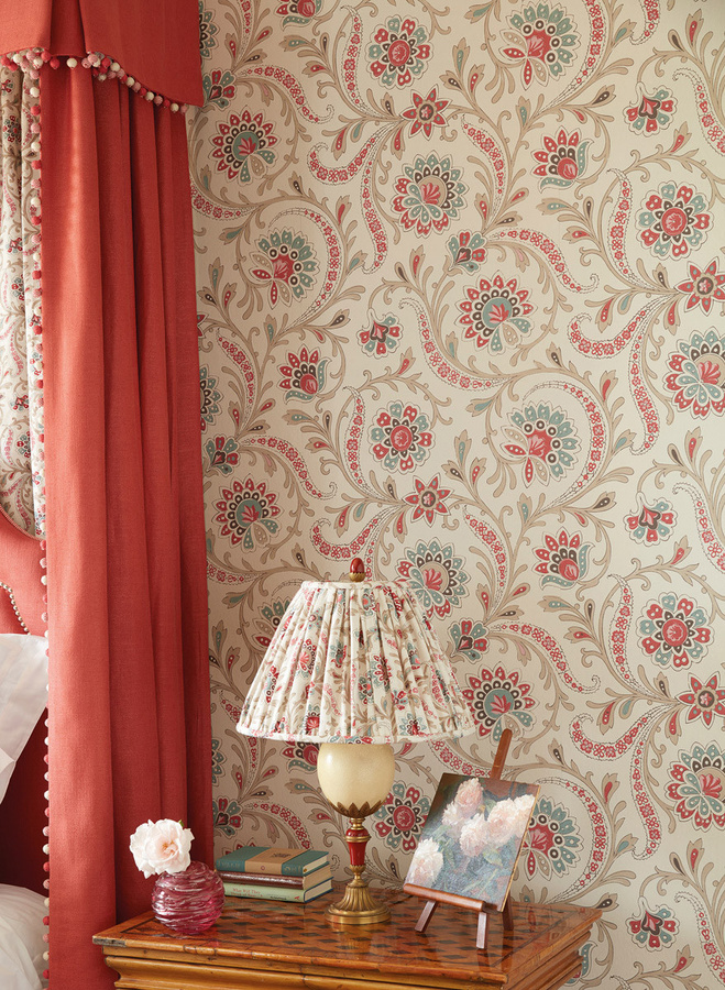 Florale Vlies Tapete Bavilles von Nina Campbell in Red, Teal und Taupe - Bild 1