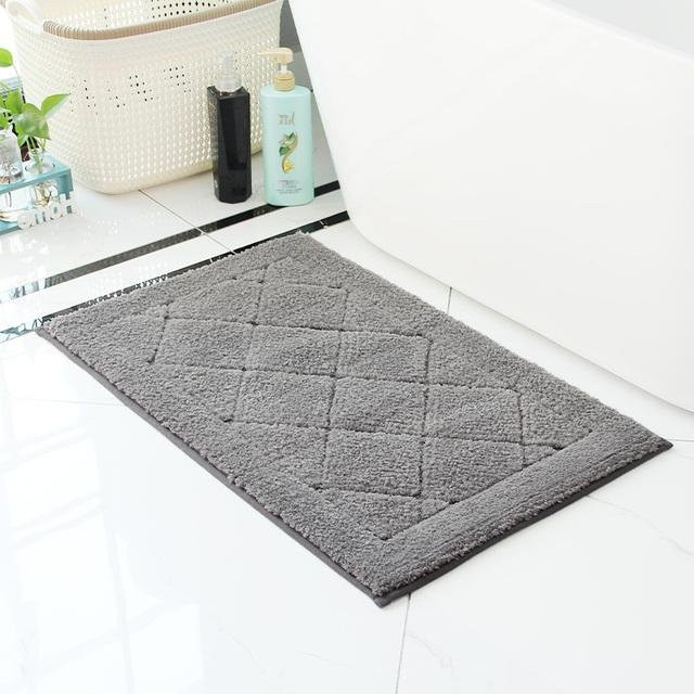 Saugfähige und rutschfeste Badematte aus Mikrofaser von Yiran Furniture in Grau, B/T: 60 x 40 cm - Bild 1