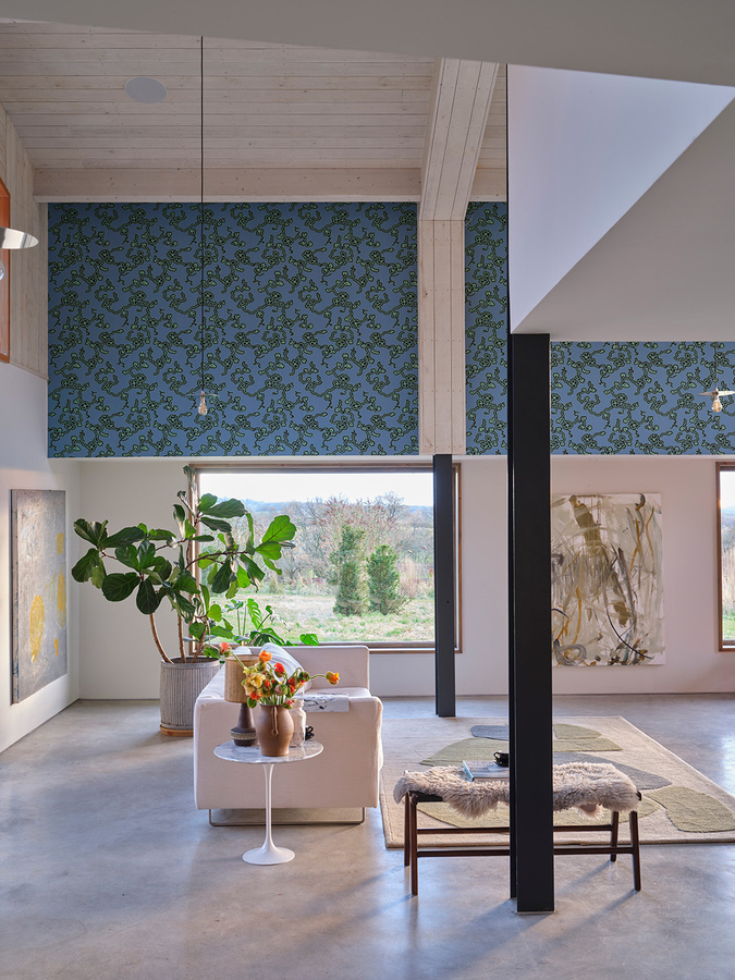Farrow & Ball Tapete mit floralem und botanischem Abstract-Muster in Blau - Bild 1