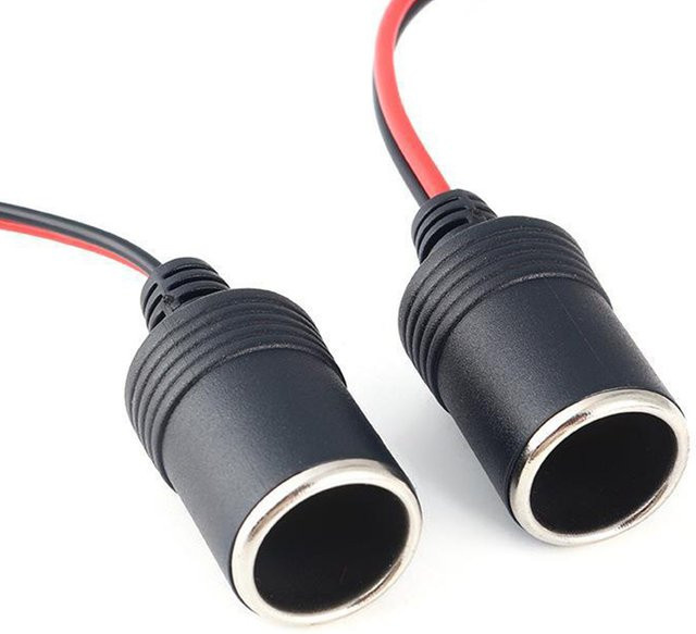 Universelles 12 V Zigarettenanzünder-Ladegerät mit 30 cm Kabel in Schwarz - Bild 1