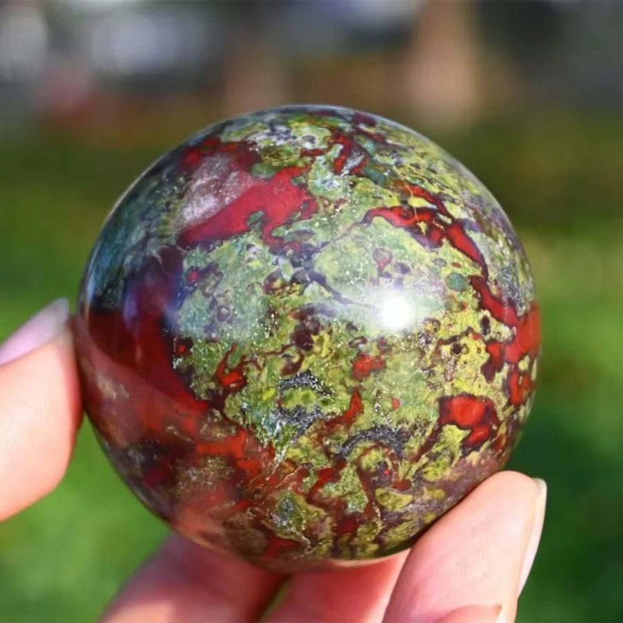 CrystalHola Drachenblutstein Kugel aus natürlichem Quarzkristall in Multicolor - Bild 4
