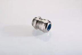 Pflitsch Kabelverschraubung blueglobe TRI M63x1,5 aus Messing in Silber - Bild 1
