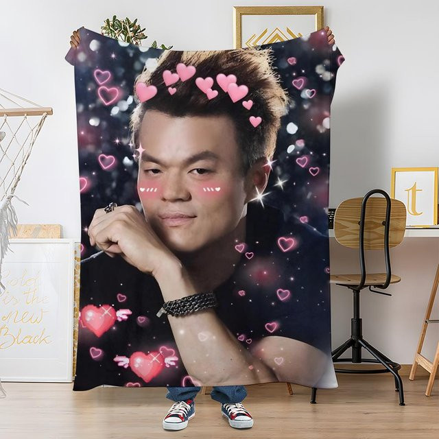 JYP Memesees Überwurfdecke aus weichem Korallenfleece in Schwarz mit Ornament-Design, 310 g/m2 - Bild 1