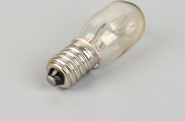 Fairy Expounds LED-Glühlampe in Grau und Transparent für Nähmaschinen, Kühlschränke oder Handwerksprojekte - Bild 1