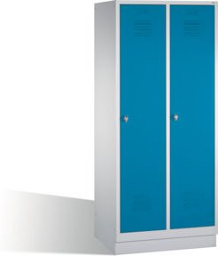 C+P Umkleidespind Classic auf Sockel mit 2 Abteilen, Front Lichtblau und Korpus Lichtgrau, H x B x T: 180 x 81 x 50 cm - Bild 1