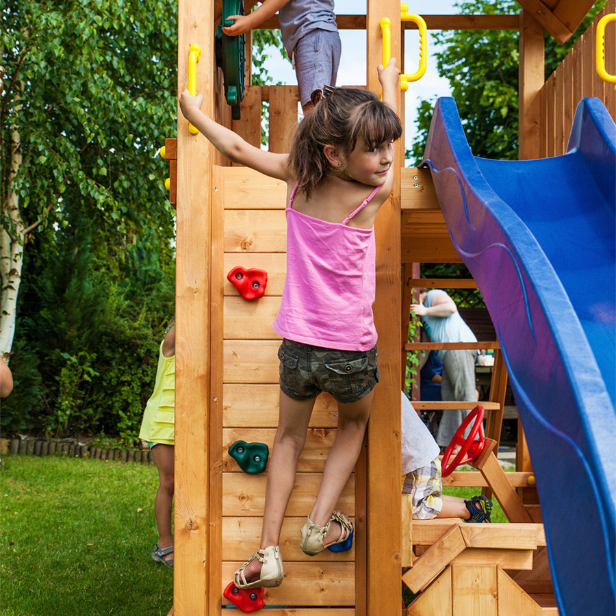 Fungoo Spielturm Fortress Move+ aus Teak mit Rutsche, Kletterwand, Leiter, Holzdach und Doppelschaukel - Bild 3