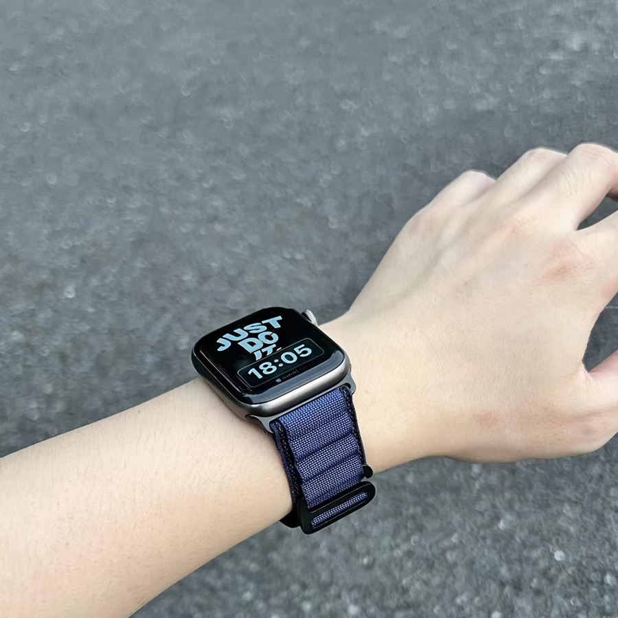 Alpine Loop-Armband für Apple Watch, Textil/NATO, Schwarz, Unisex - Bild 3